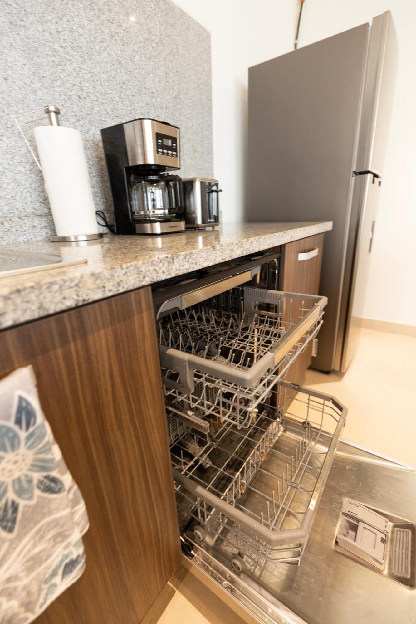 Ocean Breeze, Sanctuary - Hivenb Apartment